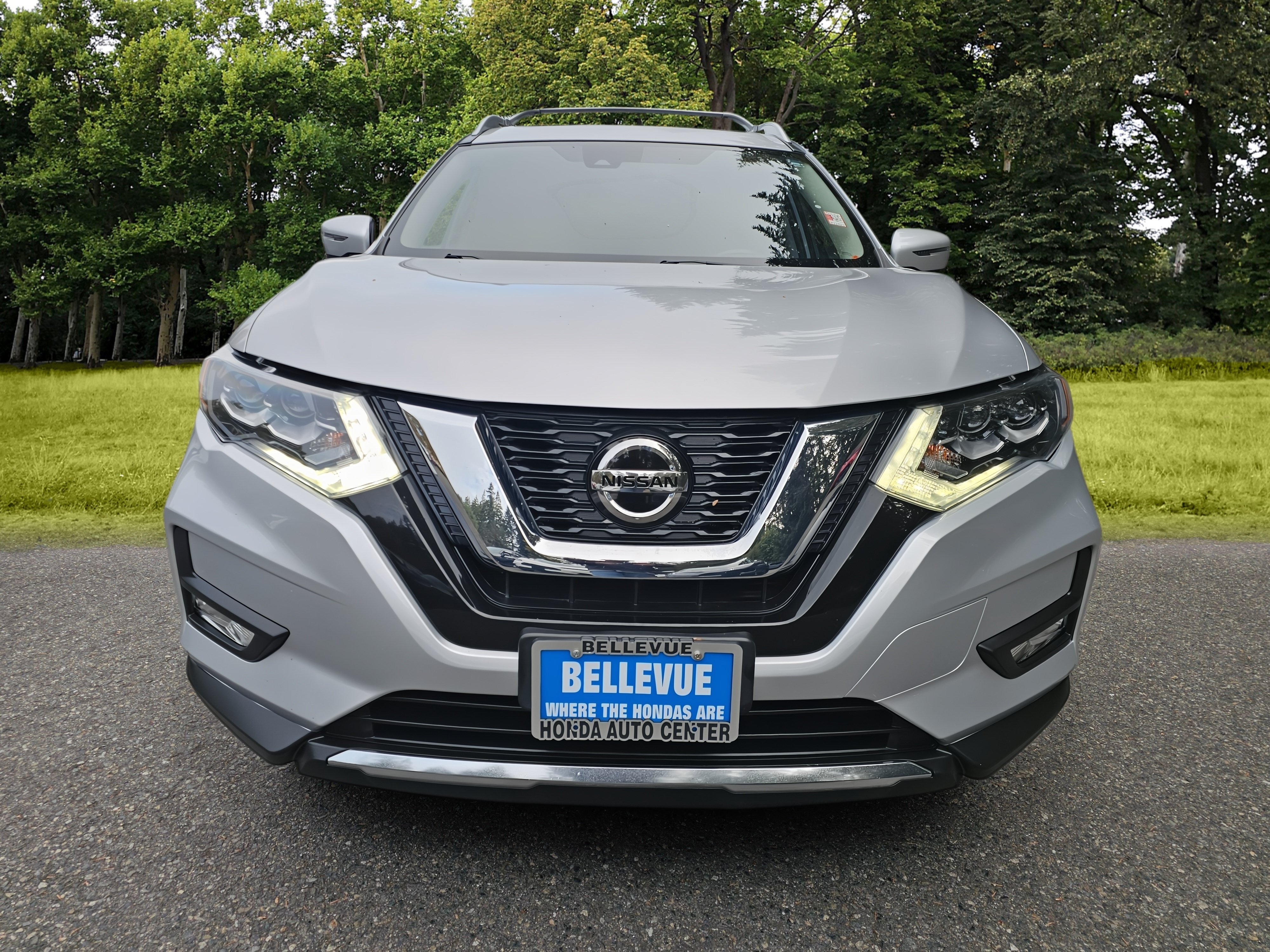 Used 2018 Nissan Rogue SL w/ Premium Package AWD/4WD image 2