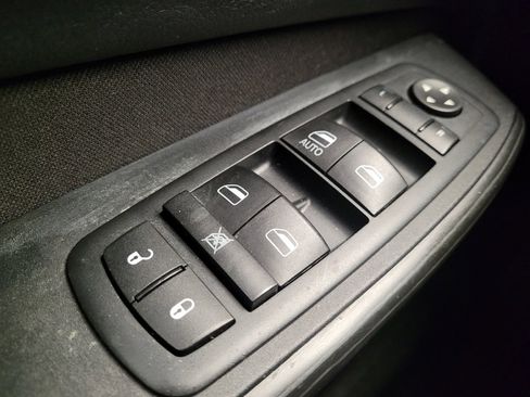 Used 2016 Jeep Cherokee Altitude image 27