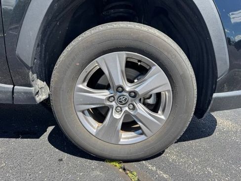 Used 2025 Toyota RAV4 XLE AWD/4WD image 9
