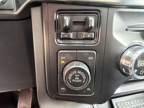 Used 2021 Ford F150 Platinum w/ Equipment Group 701A High AWD/4WD image 35