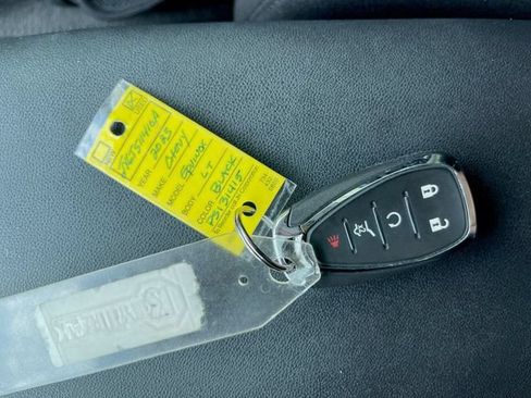 Used 2023 Chevrolet Equinox LT AWD/4WD image 34