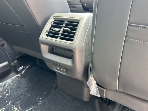 New 2026 Volkswagen Tiguan SE AWD/4WD image 49