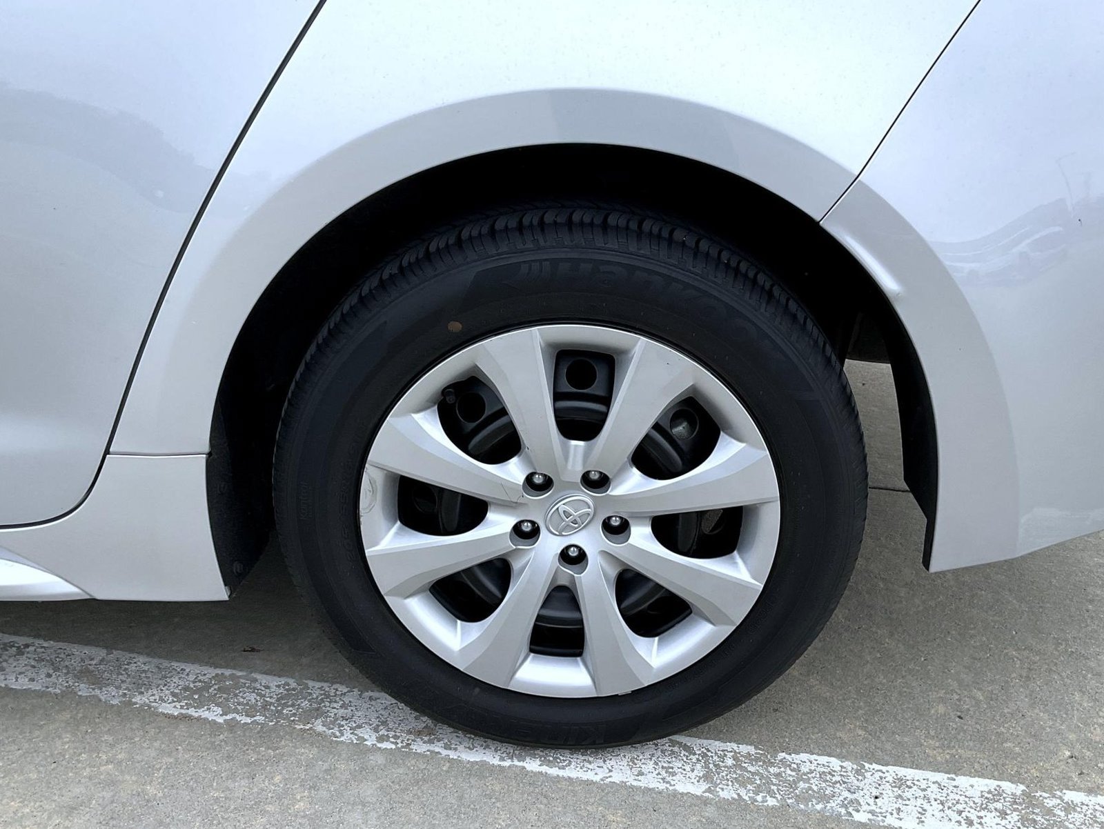 Used 2024 Toyota Corolla LE FWD image 28