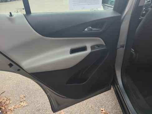 Used 2023 Chevrolet Equinox LS image 19