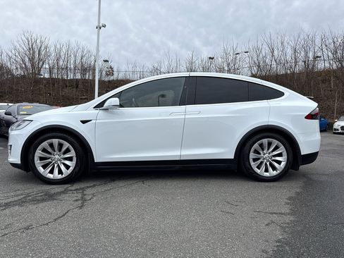 Used 2016 Tesla Model X 60D image 3