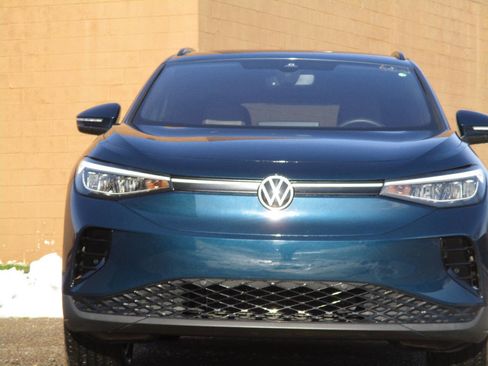 Used 2023 Volkswagen ID.4 Pro image 4