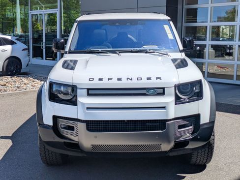 Certified 2022 Land Rover Defender 110 X-Dynamic HSE AWD/4WD image 2