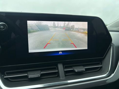 Used 2025 Chevrolet Trax ACTIV w/ Sunroof Package FWD image 20