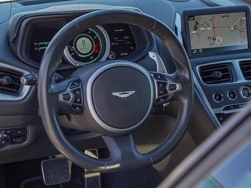 Used 2020 Aston Martin DB11 Volante image 24