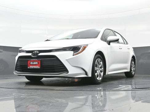 Used 2025 Toyota Corolla LE FWD image 26