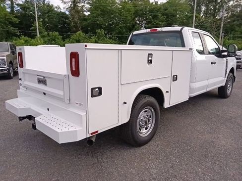 New 2026 Ford F250 XL RWD image 3