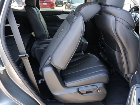 Used 2023 Acura MDX SH-AWD w/ Technology Package image 16