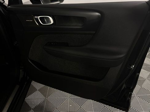 Used 2023 Volvo C40 P8 Recharge Ultimate image 33