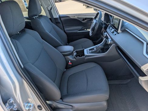 Used 2025 Toyota RAV4 LE image 8