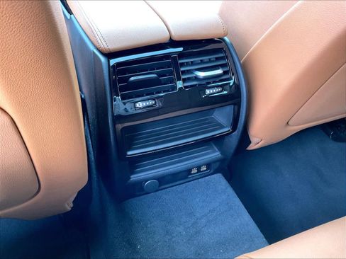 Used 2023 BMW 540i w/ Convenience Package image 36