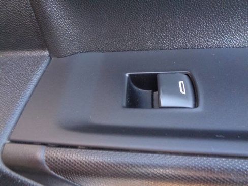 Used 2022 Chevrolet Silverado 2500 LT image 32