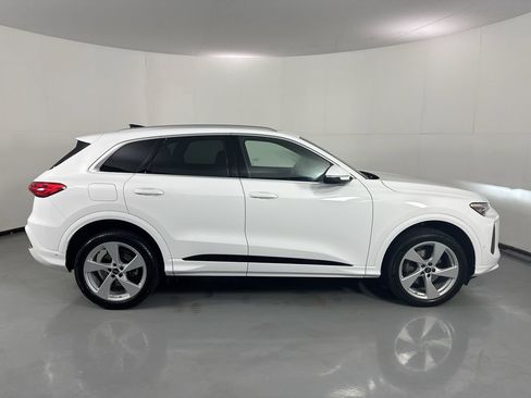 Used 2025 Audi Q5 Premium Plus w/ Premium Plus AWD/4WD image 38