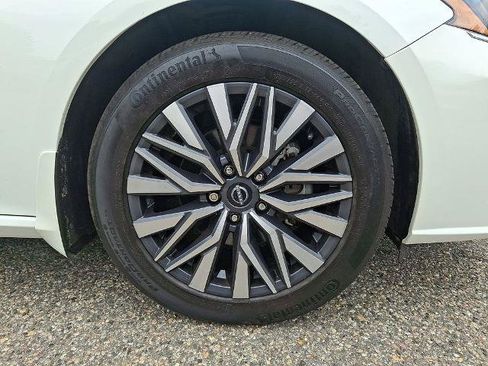 Certified 2023 Nissan Altima 2.5 SV w/ SV Premium Package AWD/4WD image 10