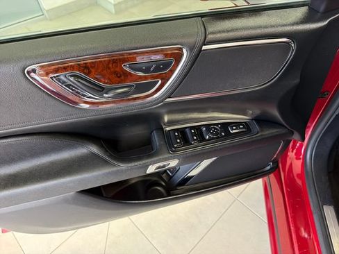 Used 2020 Lincoln Continental FWD image 12