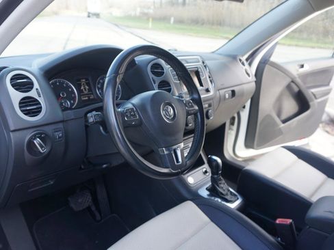 Used 2016 Volkswagen Tiguan S FWD image 12
