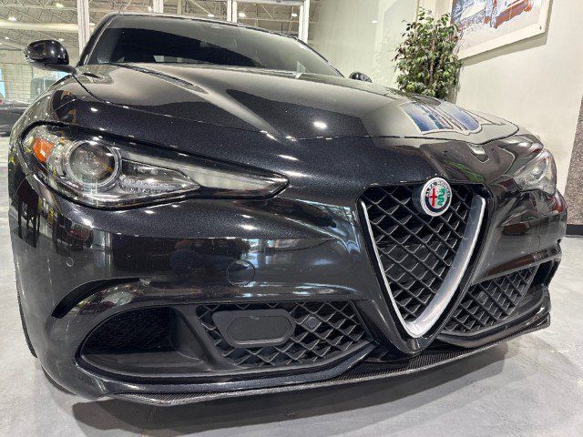 Used 2018 Alfa Romeo Giulia Quadrifoglio w/ Driver Assist Dynamic Package RWD image 21