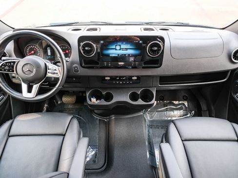 Used 2024 Mercedes-Benz Sprinter 2500 image 15