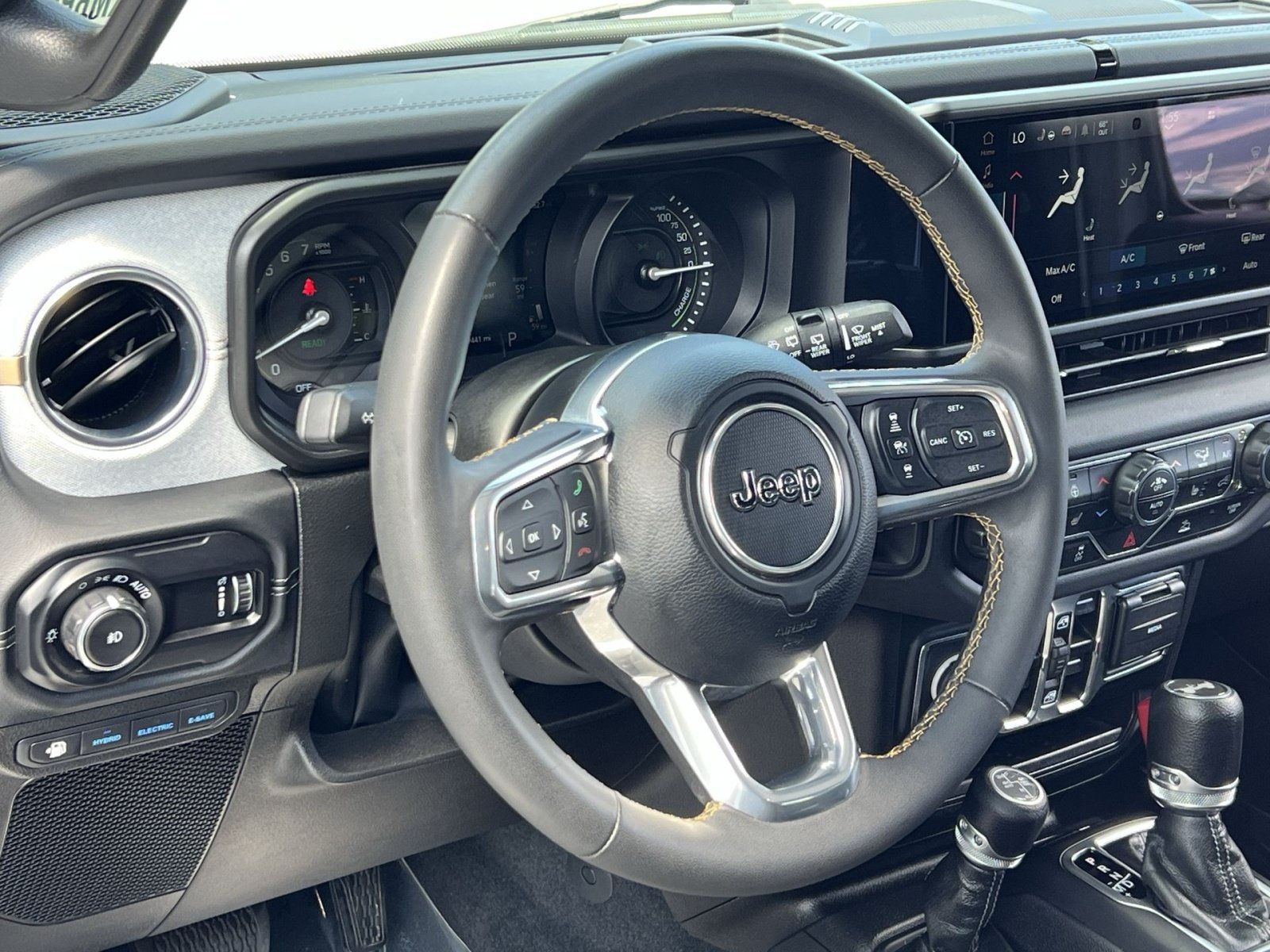 Used 2024 Jeep Wrangler Unlimited Sahara AWD/4WD image 21