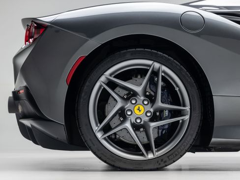 Certified 2022 Ferrari F8 Tributo RWD image 19