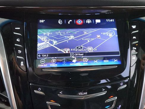 Used 2020 Cadillac Escalade ESV Premium Luxury image 20