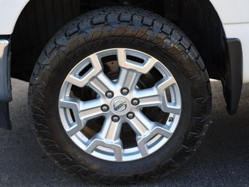 Used 2017 Nissan Titan SL image 14