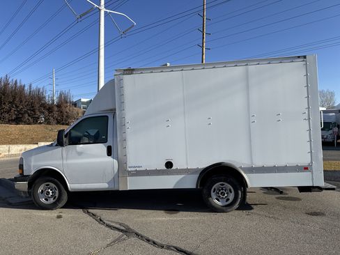 New 2024 GMC Savana 3500 Work Van w/ Power Convenience Package image 2