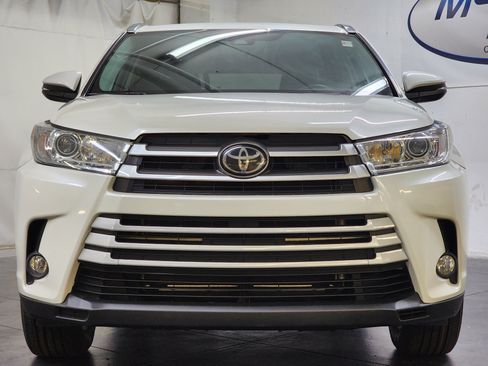 Used 2019 Toyota Highlander XLE AWD/4WD image 11