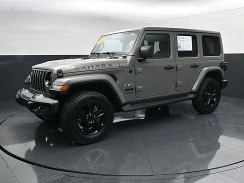Used 2021 Jeep Wrangler Unlimited Sahara AWD/4WD image 4
