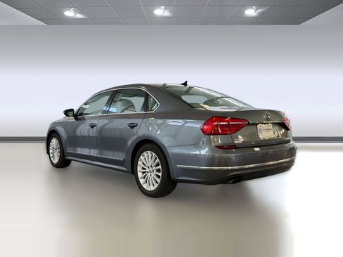 Used 2016 Volkswagen Passat 1.8T SE FWD image 3