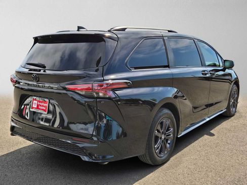 Certified 2026 Toyota Sienna XSE AWD/4WD image 3