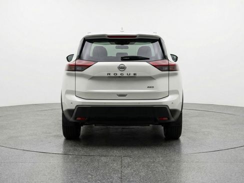 Used 2025 Nissan Rogue SV image 7