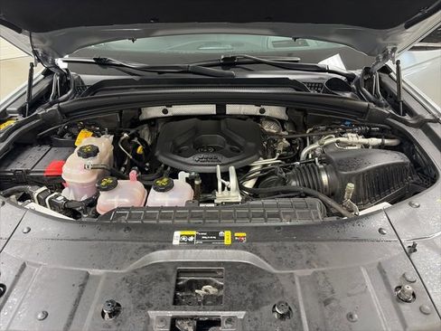 Used 2024 Jeep Grand Cherokee Overland w/ Advanced Protech Group III image 26