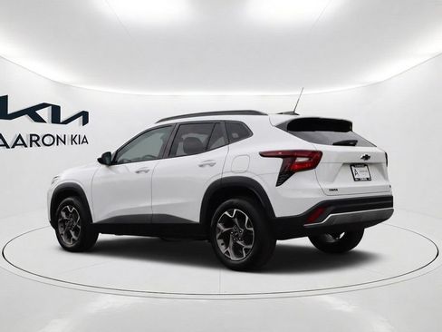 Used 2026 Chevrolet Trax LT w/ Driver Confidence Package FWD image 7