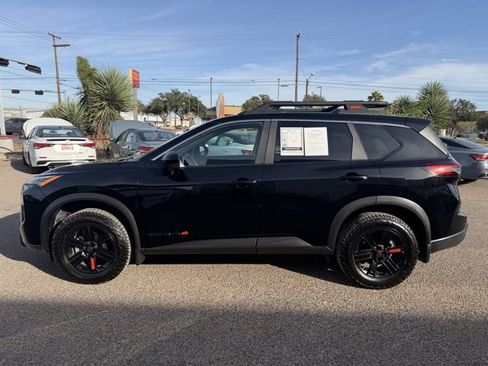 Certified 2025 Nissan Rogue SV image 4