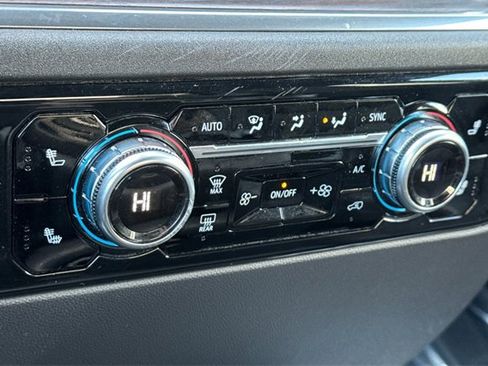 Used 2025 GMC Sierra 1500 SLT image 28