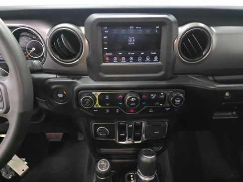 Used 2023 Jeep Wrangler Sport S image 5