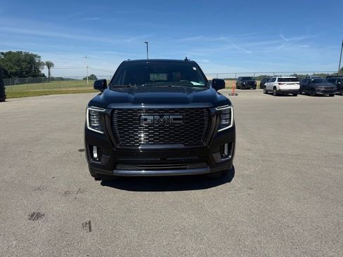 Used 2023 GMC Yukon XL Denali Ultimate AWD/4WD image 2
