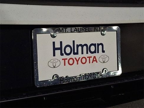 Used 2024 Hyundai Elantra Limited image 30