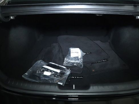 Used 2023 Hyundai Elantra Limited w/ Cargo Package image 32