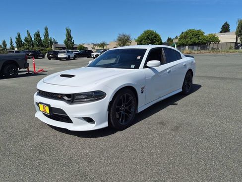 Used 2021 Dodge Charger Scat Pack w/ Plus Group RWD image 7