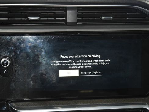 Used 2024 GMC Sierra 2500 Denali w/ Technology Package AWD/4WD image 34