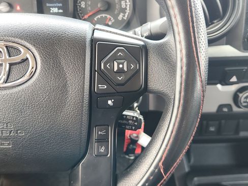 Used 2021 Toyota Tacoma SR w/ SR Convenience Package RWD image 33