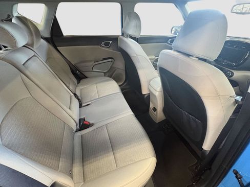 Used 2024 Kia Soul EX FWD image 19
