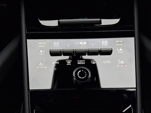 New 2026 Porsche Cayenne AWD/4WD image 17