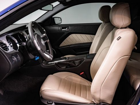 Used 2013 Ford Mustang GT Premium w/ Electronics Pkg RWD image 21